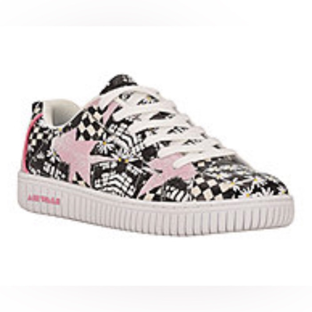NEW Airwalk Shyla Daisy Sneaker.